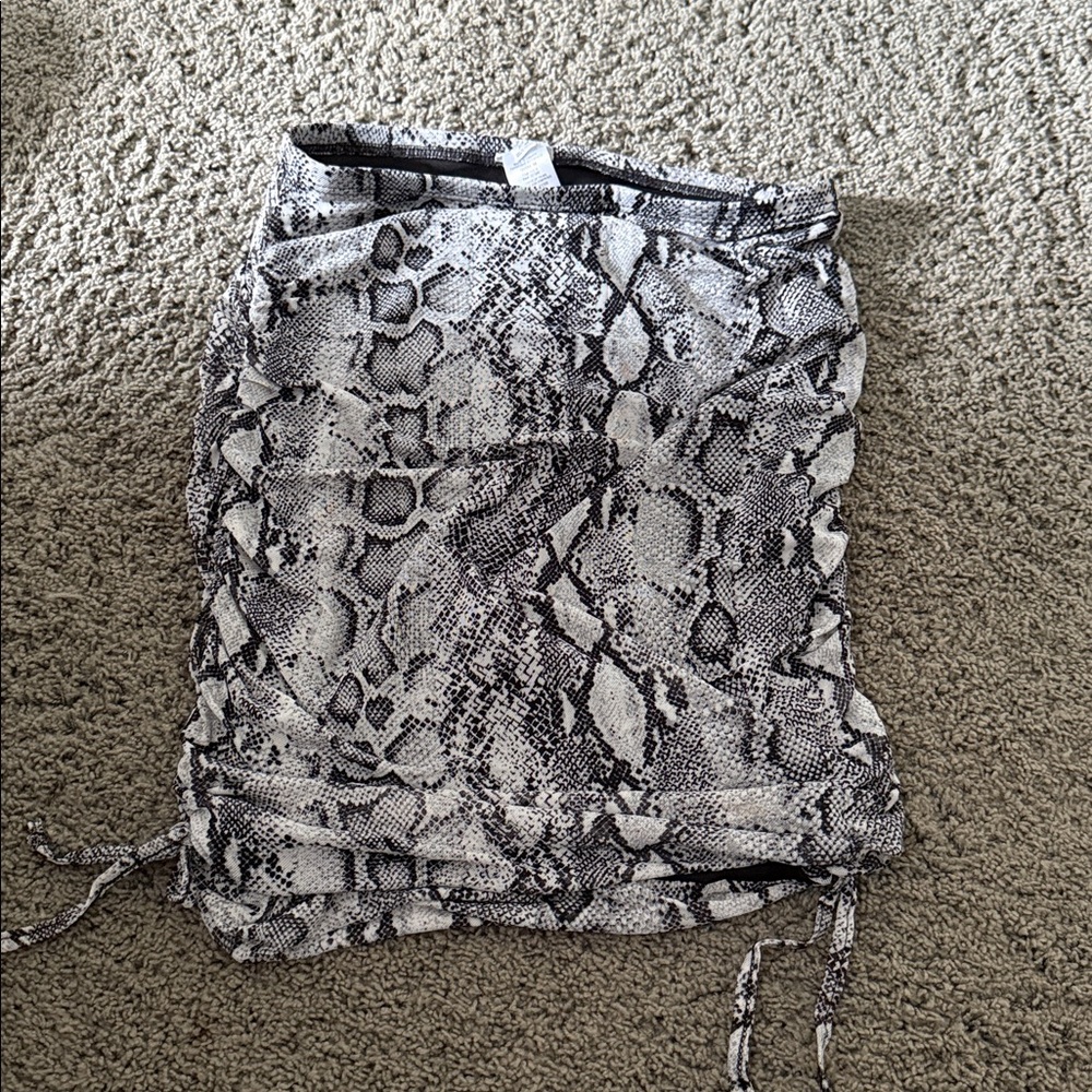 Garage Black and White Patterned Skirt